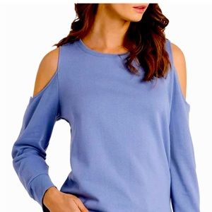 Women’s Vince Camuto top
